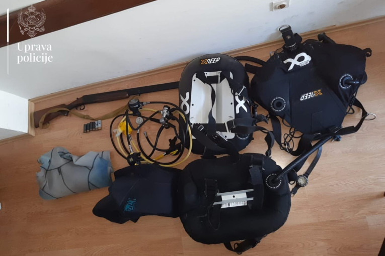 Policija upala u stan i otkrila ukradenu ronilačku opremu i ilegalno oružje!