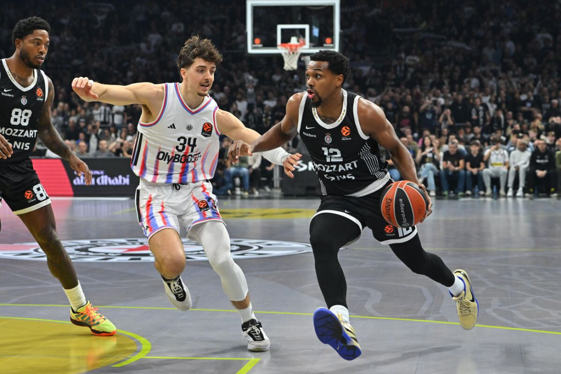 Partizan je samo na trenutak zastao... Hapoel trojkama zaustavio Valjak! (VIDEO)