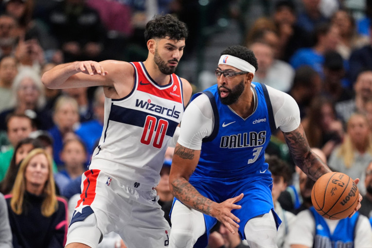 Vukčević obeležio veče u NBA ligi: Srbin u centru incidenta zbog kojeg je reagovao i Dejvis! (VIDEO)