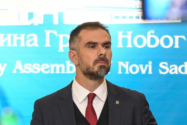 Mićin: Dosta smeća na ulicama, do ponoći ekipe Čistoća očistiće ceo Novi Sad