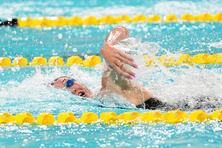 Plivačko ludilo na Svetskom kupu: Oboreno pet svetskih rekorda za jednu noć!