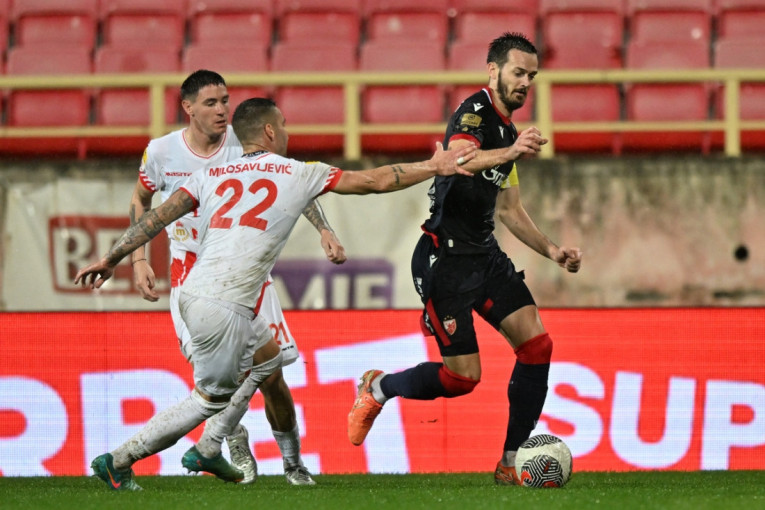 Novi udar za Zvezdu! Posle poraza od Brage, zaustavljena u Nišu: Kiša je padala, a mreže mirovale na "Čairu" (FOTO/VIDEO) (FOTO/VIDEO)