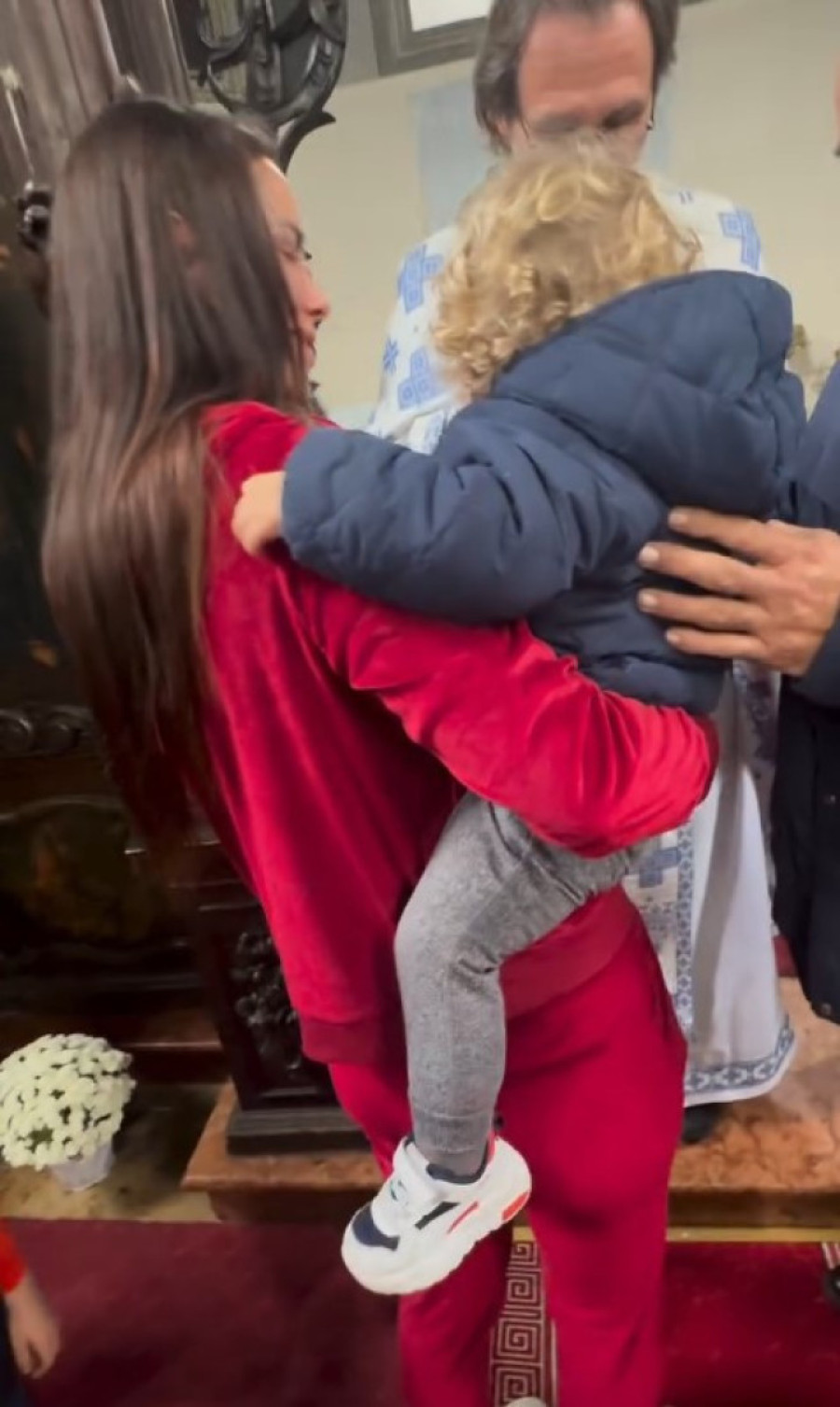 Veljko i Bogdana Ražnatović pričestili sinove: Objavili snimak iz crkve (FOTO)