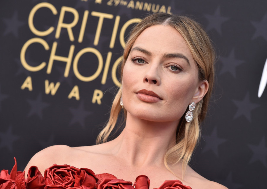 Ni novi imidž najfatalnije holivudske plavuše nije dovoljan da spase ovaj film: Kritičari brutalni prema Sidni Svini (FOTO)