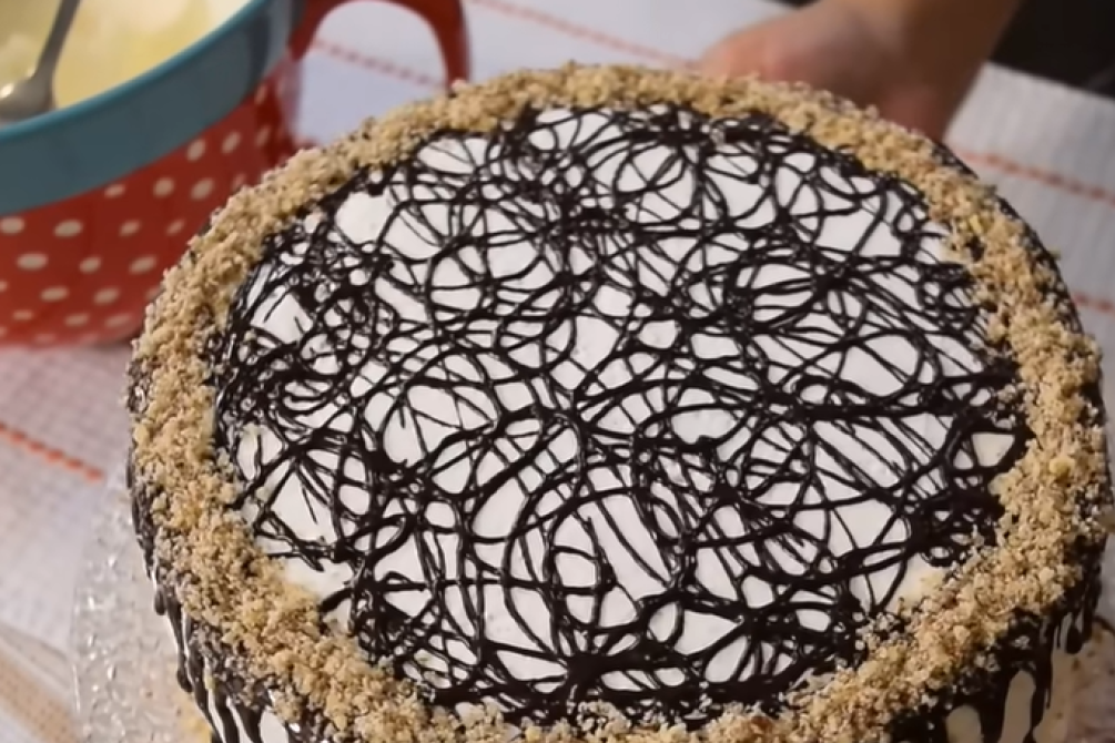 Recept dana: Torta sa orasima i čokoladom će vas osvojiti svojim bogatim ukusom