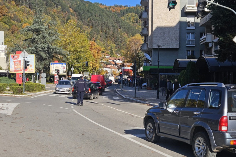 Saobraćajni pakao: Zbog rekonstrukcije najprometnijeg puta nastao potpuni kolaps, ovo je jedini spas (FOTO)