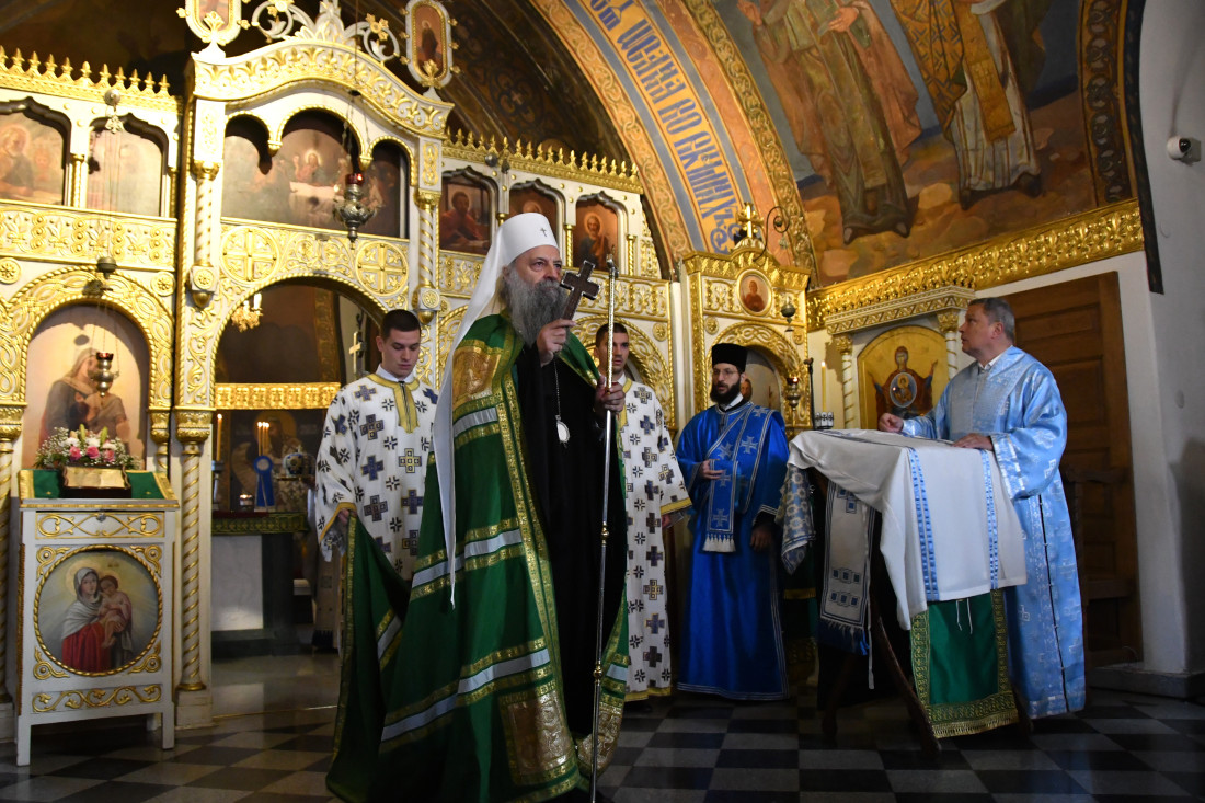 Kalemegdan u znaku svetiteljke: Patrijarh Porfirije služio liturgiju povodom Svete Petke (FOTO)
