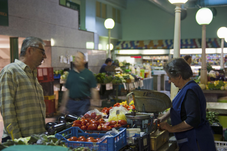 Ne zaboravite: Danas neće sve radnje raditi regularno, obavite na vreme kupovinu