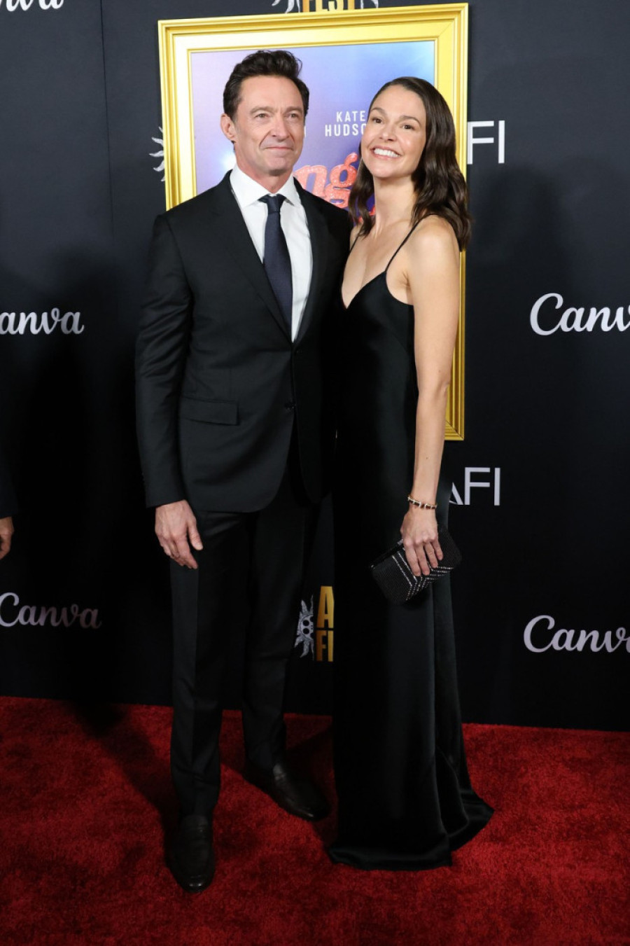 Saton Foster i Hju Džekman prvi put kao par na crvenom tepihu: Osmehe ne skidaju sa lica! (FOTO)