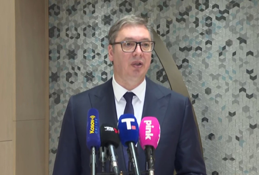 Vučić: Čestitam Lazoviću i Manojloviću što više ne kriju da rukovode i upravljaju protestima!