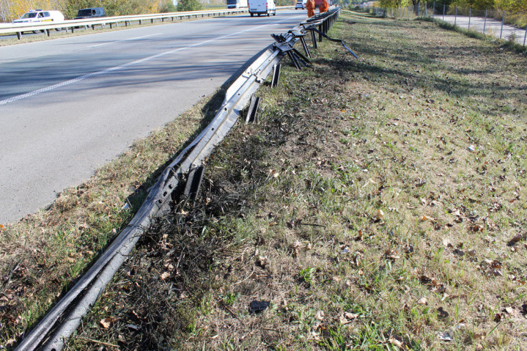 Evo kako izgleda mesto nesreće! Na putu Novi Sad-Beograd saobraćaj teče neometano (VIDEO)