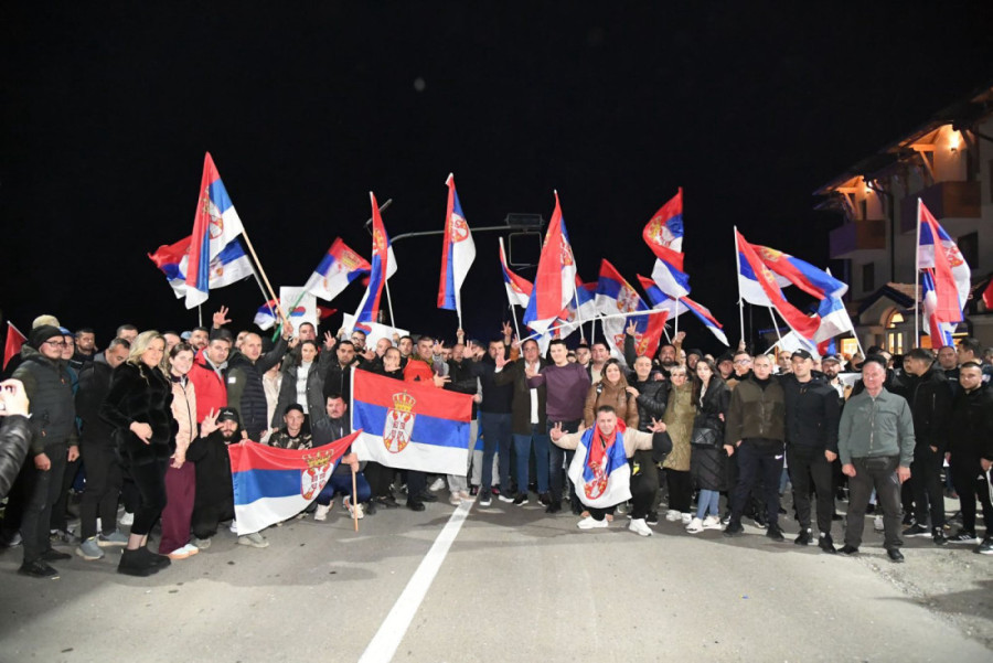 Kod Ušća organizovan veličanstven doček za Srbe pešake sa KiM: Put nije lak, ali izdržaćemo! (FOTO/VIDEO)