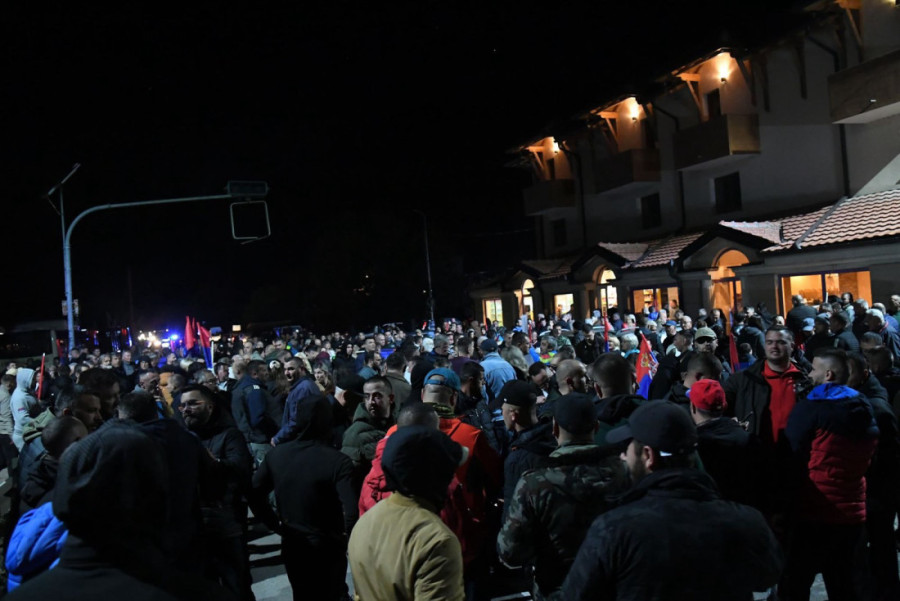 Kod Ušća organizovan veličanstven doček za Srbe pešake sa KiM: Put nije lak, ali izdržaćemo! (FOTO/VIDEO)