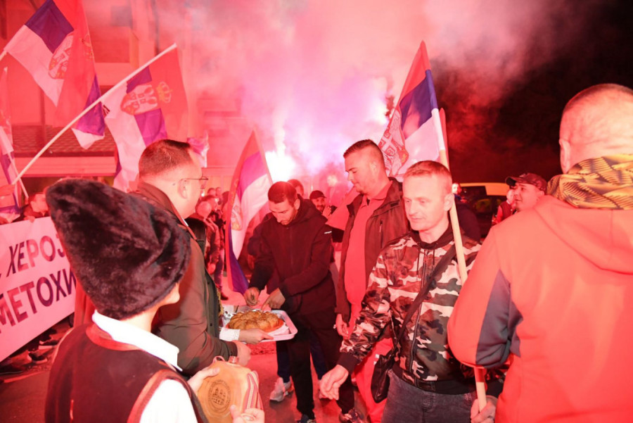 Kod Ušća organizovan veličanstven doček za Srbe pešake sa KiM: Put nije lak, ali izdržaćemo! (FOTO/VIDEO)