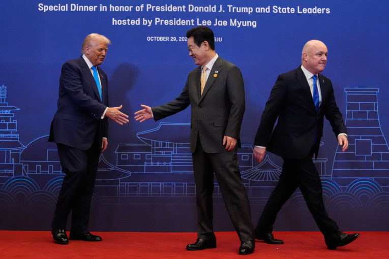 Tramp odobrio Južnoj Koreji da izgradi podmornicu na nuklearni pogon