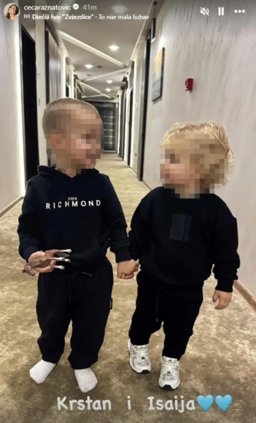 Ceca objavila neodoljivu fotografiju unuka: Krstan i Isaija raznežili sve (FOTO)