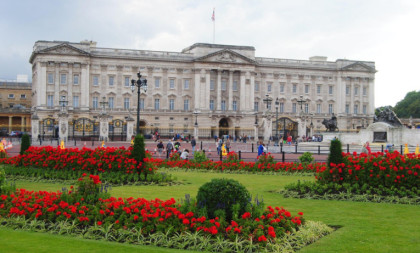 Oglašavanje Bakingemske palate: Spremni su da sarađuju u istrazi u slučaju princa Endrua i Džefrija Epstina