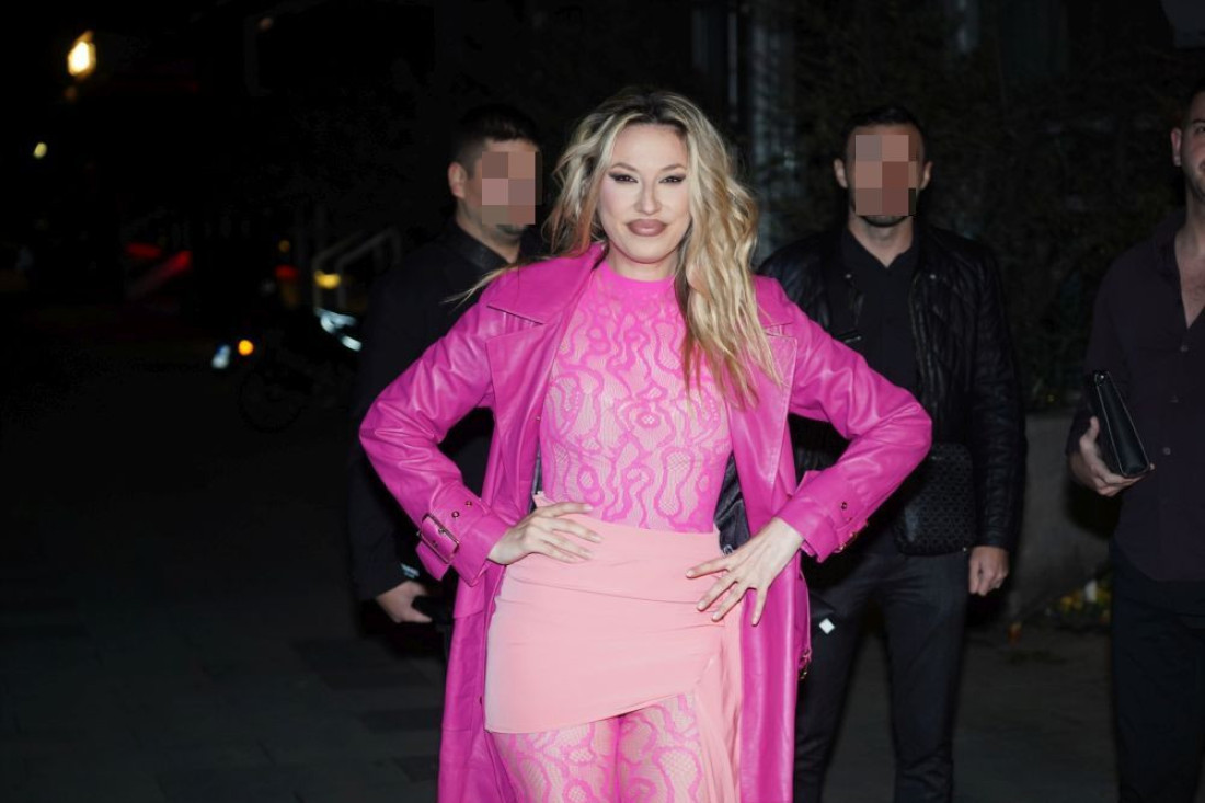 "Lep je kao lutka!" Rada Manojlović pohvalila dečka, pa objasnila zašto ga onda krije!