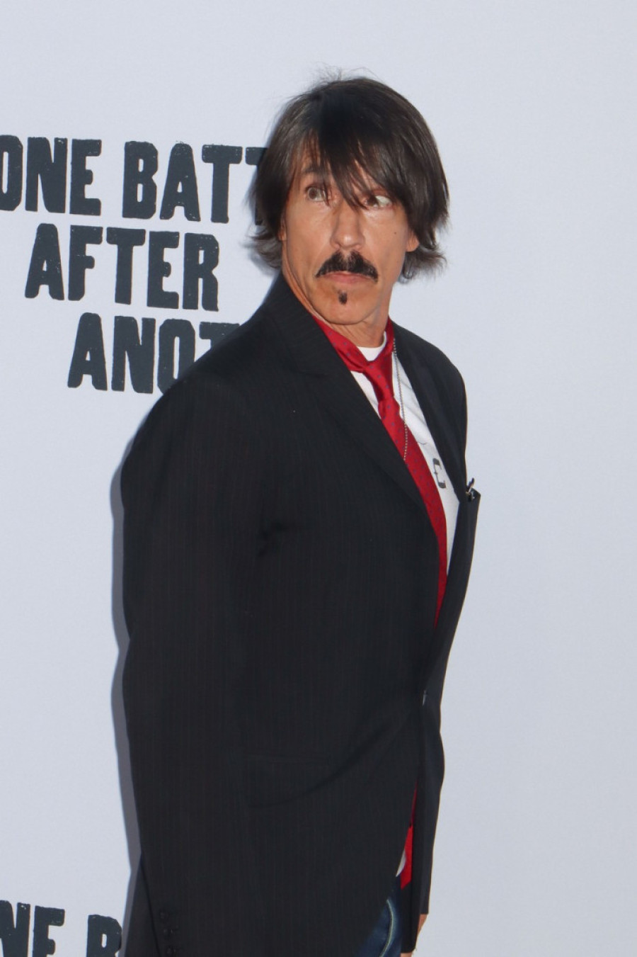 Hit priča: Pevač s 12 godina prokrijumčario 30.000 dolara, "da učini tati"!