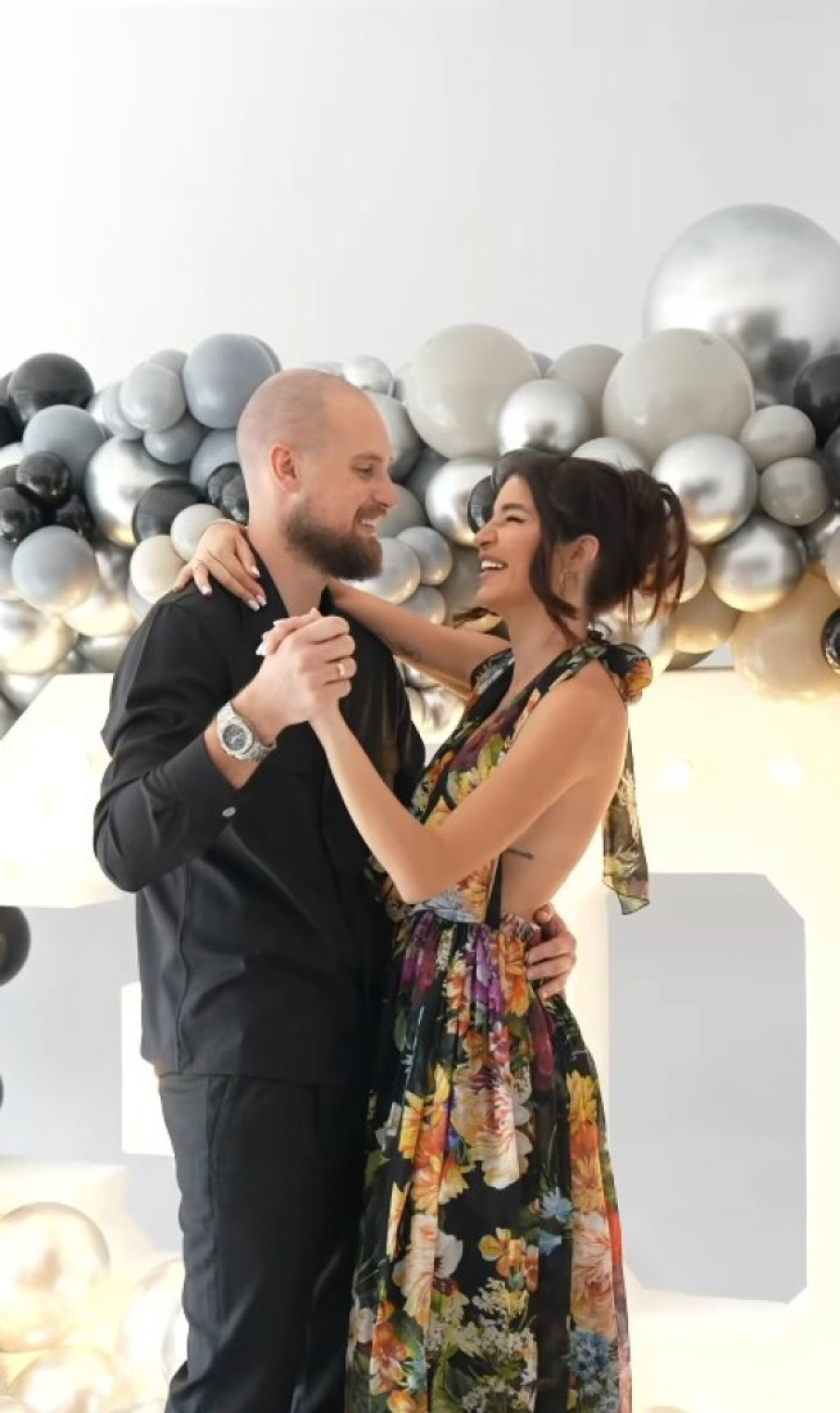 Bajkovita proslava Predraga Rajkovića! Supruga Ana mu za 30. rođendan organozovala gala fotkanje (FOTO)