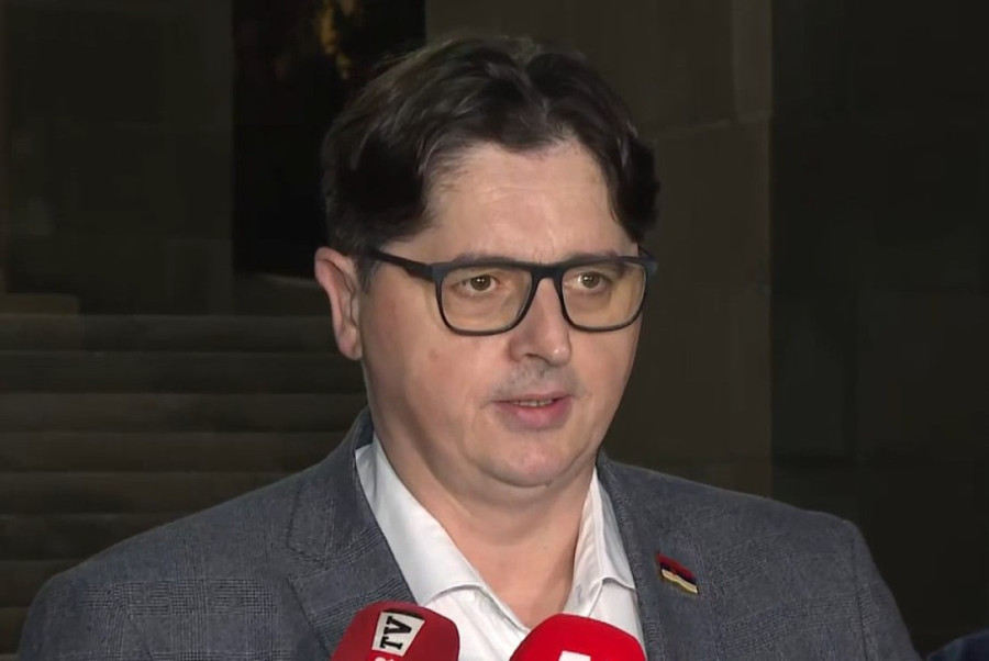 "Skupljaće te u kofu, neka ti je laka crna zemlja": Ovo su jezive pretnje koje je dobio Uglješa Mrdić (FOTO)