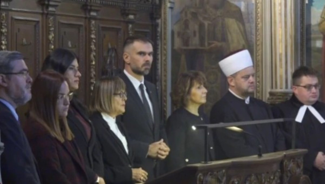 Liturgija i parastos za 16 žrtava velike tragedije: U Sabornoj crkvi u Novom Sadu molitva za sve upokojene (FOTO/VIDEO)
