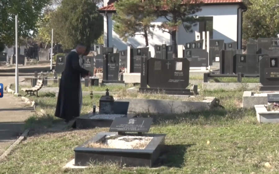 Drama u selu: Okupili se na grobu, pa čuli jezive zvuke iznutra - a kad su otvorili... (VIDEO)