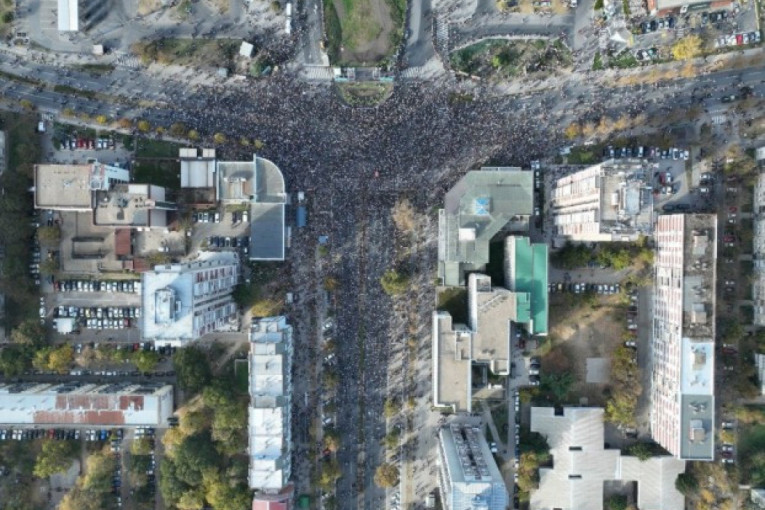 Oglasio se MUP: Na skupu u piku bilo prisutno oko 39.000 ljudi! Novi Sad se ispraznio (FOTO/VIDEO)