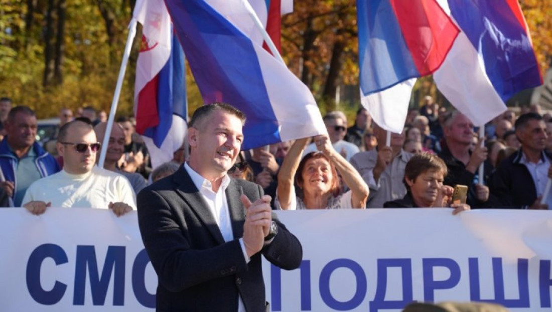 Emotivne scene iz Gornjeg Milanovca: Više od 2.000 ljudi dočekalo šetače sa KiM