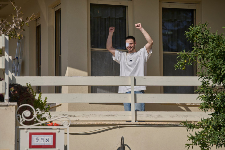 Operisan Alon Ohel: Ugradili mu veštačko sočivo, evo u kakvom je stanju