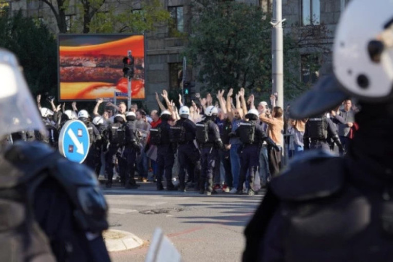 Po svaku cenu žele građanski rat u Srbiji! Hrvatski mediji na zadatku njihovih službi! (FOTO)