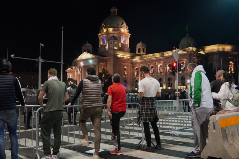 Maske su počele da padaju ili je neko prvi trepnuo