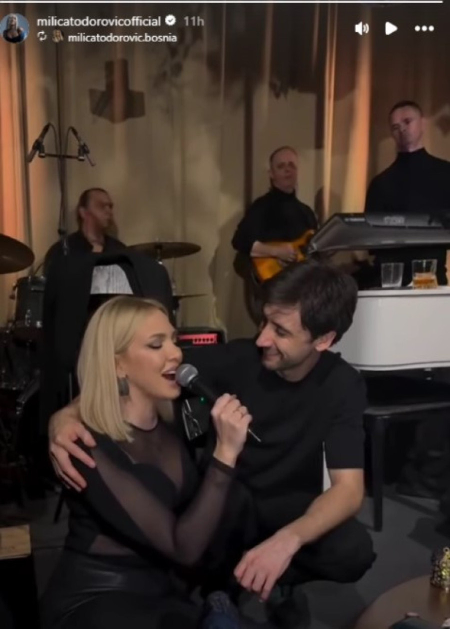 Trudna Milica Todorović u klubu sa ovim muškarcem: Peva u njegovom zagrljaju! (FOTO)