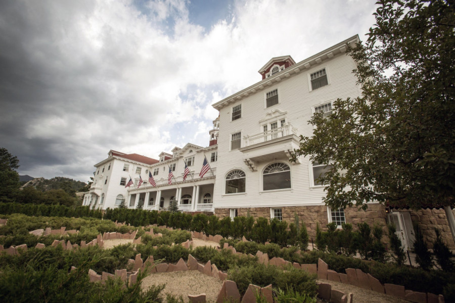 Jeziva priča o ukletom hotelu u kom je Stiven King doživeo nešto stravično: Da li je film "Isijavanje" snimljen po istinitim događajima?