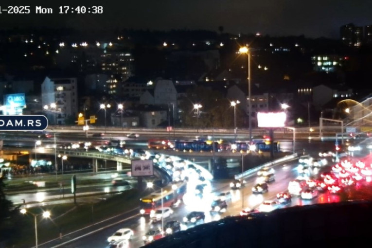Beograd stao! Kolaps na ulicama u špicu, plus kiša (FOTO)