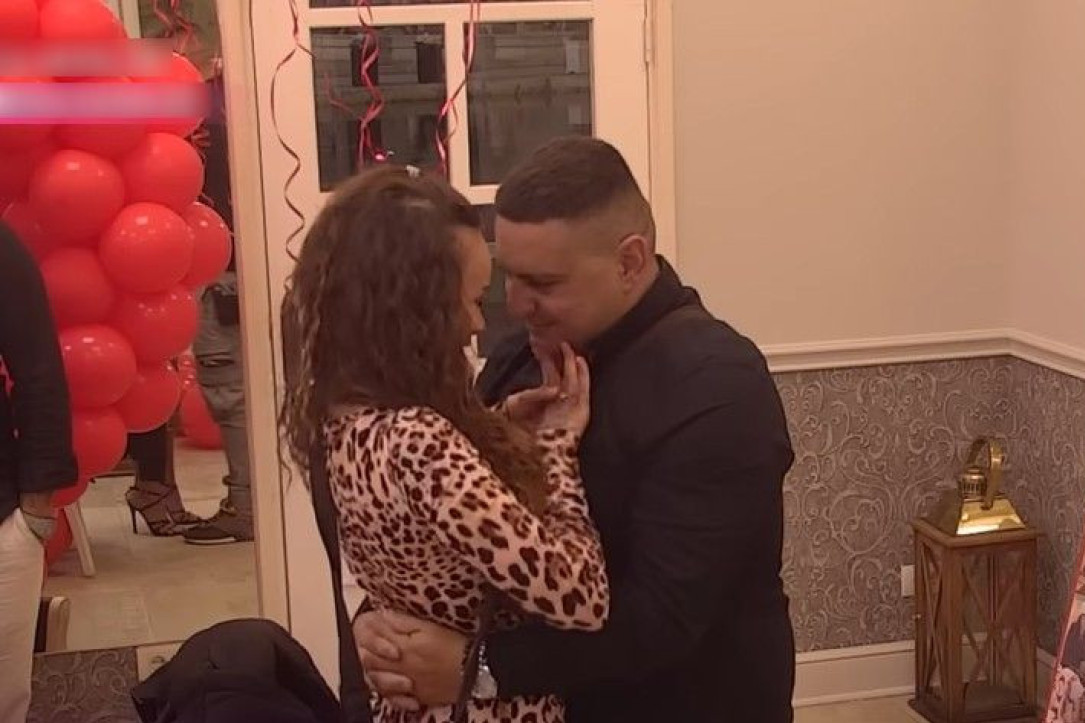 "Bitno da je njima lepo, pa sad..." Reakcija majke Nenada Macanovića Bebice na njegovu veridbu!