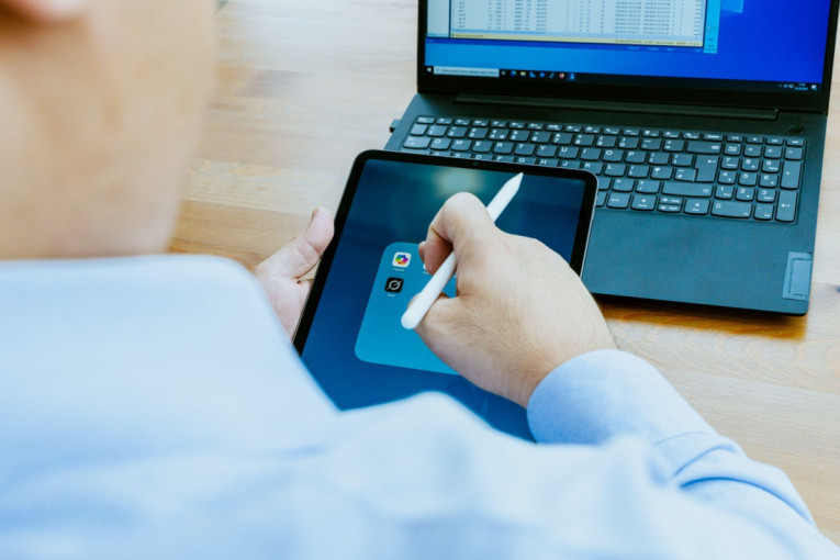 Zašto je slanje AI odgovora na pitanje prijatelja u najmanju ruku - nepristojno?