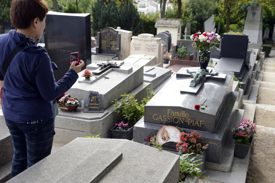 Hoćete da počivate pored slavne ličnosti? Zbog ove čudne nagradne igre sad to i možete!