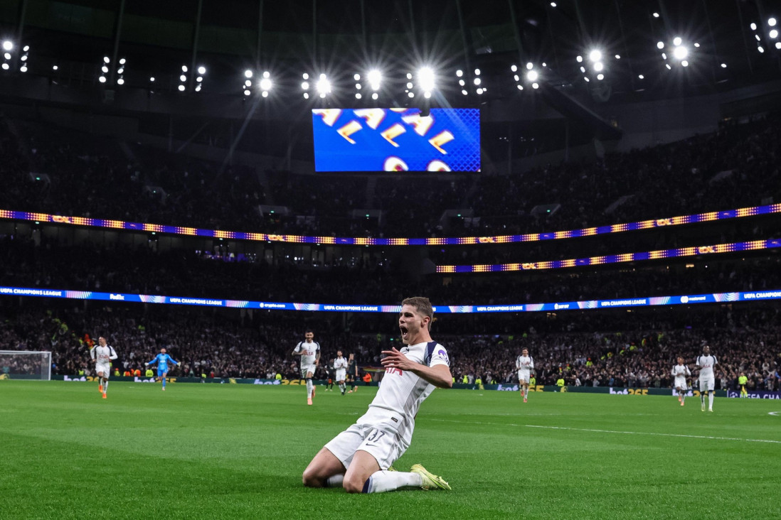 Van de Ven kao Mesi! Štoper Totenhema pretrčao ceo teren za 10 sekundi i postigao gol sezone! (VIDEO)