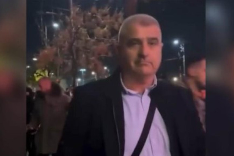 Sramno, pokušali da linčuju profesora koji ih podržava samo zato što su mislili da je ćaci: Blokaderi pokazali pravo lice