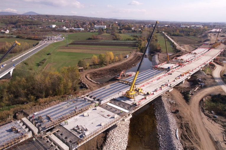 Sad moramo da obilazimo 20 kilometara, ali posle ćemo brže stizati: Vozači od jutros spremni na novi režim kod Preljine