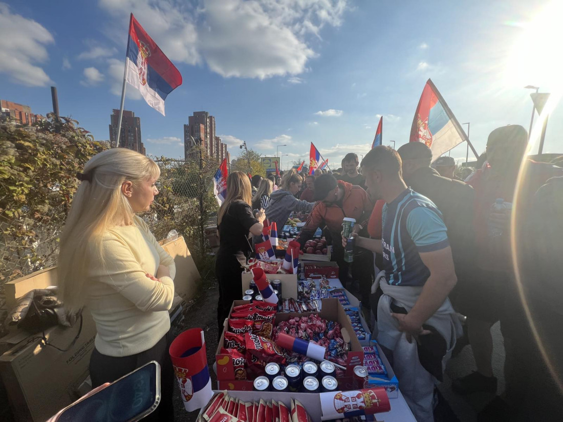 Veličanstven doček za Srbe sa KiM! Ispred Skupštine okupilo se 50.000 ljudi: "Hvala braći što su uvek uz Srbiju i Vučića" (FOTO/VIDEO)