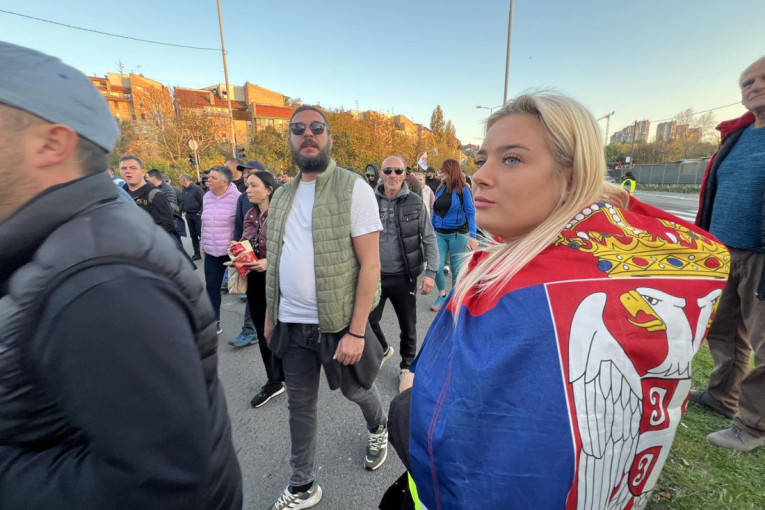 Veličanstven doček za Srbe sa KiM! Ispred Skupštine okupilo se 50.000 ljudi: "Hvala braći što su uvek uz Srbiju i Vučića" (FOTO/VIDEO)