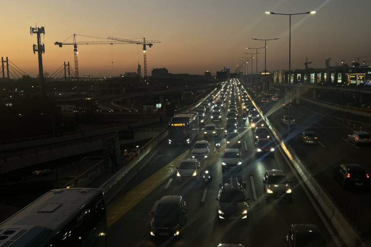 Neverovatni snimci iz Brazila: Jak vetar oborio Kip slobode visok 24 metra! (VIDEO)