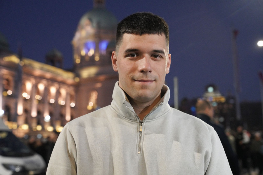 Ko je za ovo kriv?! Žena koja boluje od karcinoma dojke moli blokadere da je puste da ode na pregled - policija nju legitimiše!