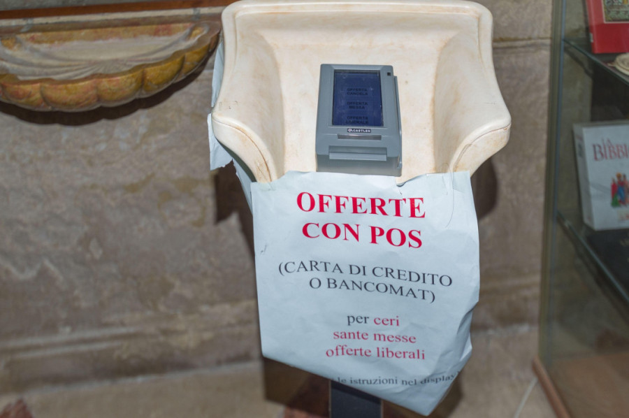 Crkva na digitalnoj moneti! Ne vadi se sitnina, sada se prilozi daju karticom ili telefonom