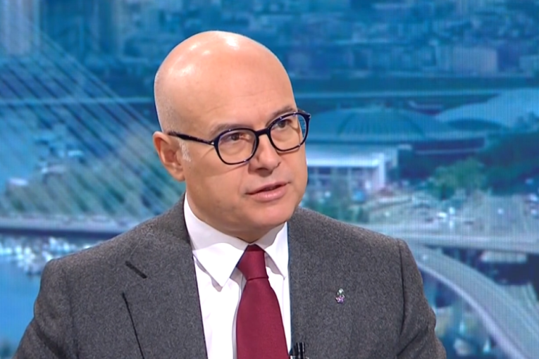 "Ne osećam se dobro, odbio sam infuziju" Mrdić se oglasio posle intervencije lekara, ne prekida štrajk glađu