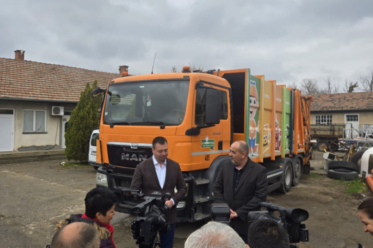 "Gradska čistoća" Beograd donirala komunalno vozilo JКP "Badnjevo" u Negotinu