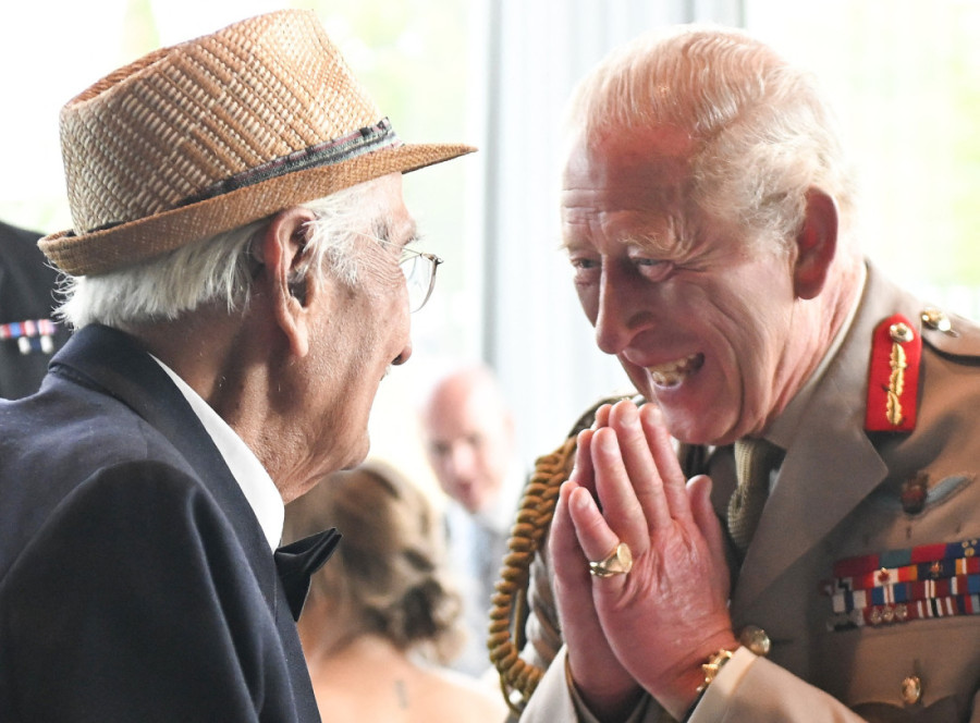 Kralj i kraljica zaplakali pred svima: Veteran od 105 godina im uputio moćne reči