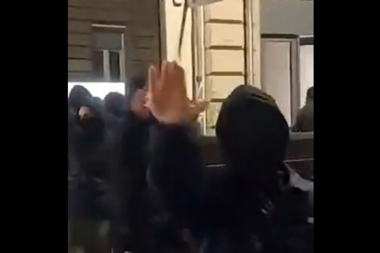 Pupovac o ustaškim napadima: Institucije srpske zajednice pod policijskom zaštitom